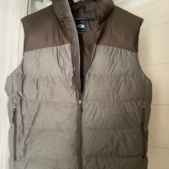 North Face down vest. 700 New condition - Picture 2 of 7